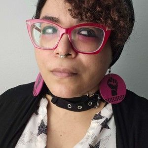 Meet your Posher, Elise